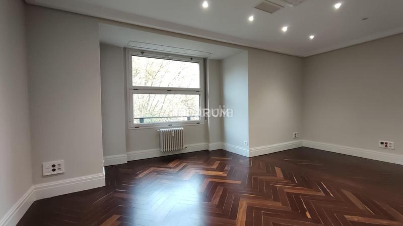 Foto 17ddda39-dff5-4a86-be85-cd92c4706b8a. Miete büro mit heizung in Ensanche - Moyua - Diputación Bilbao