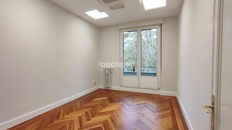 Foto f0f8d552-6413-462f-9da0-218135cce3d0. Miete büro mit heizung in Ensanche - Moyua - Diputación Bilbao