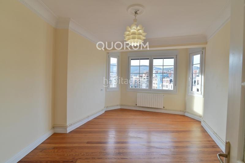 Foto 41ffba22-51e2-4e07-84fb-deea2d975f5b. Miete etagenwohnung mit heizung in Ensanche - Moyua - Diputación Bilbao