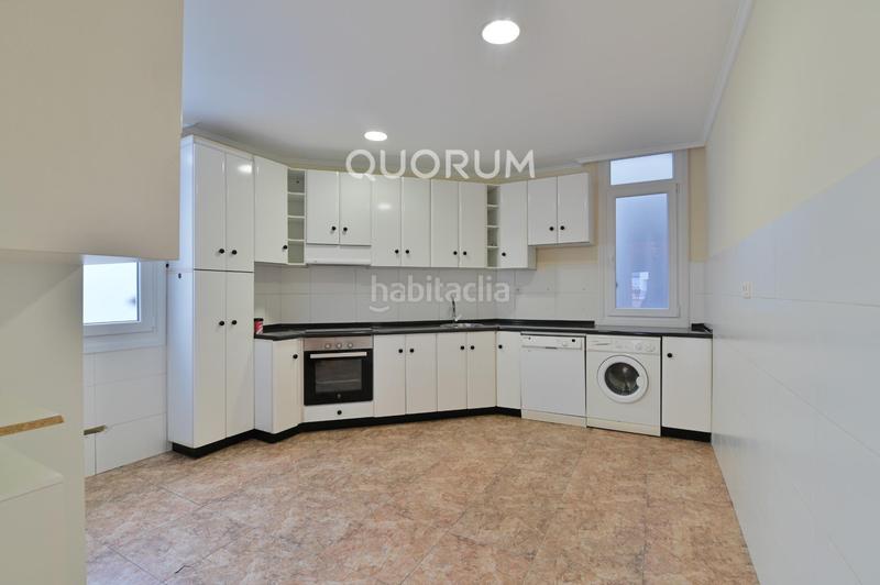 Foto c6aab0f2-4021-403b-85c0-a26f12fbaa65. Miete etagenwohnung mit heizung in Ensanche - Moyua - Diputación Bilbao