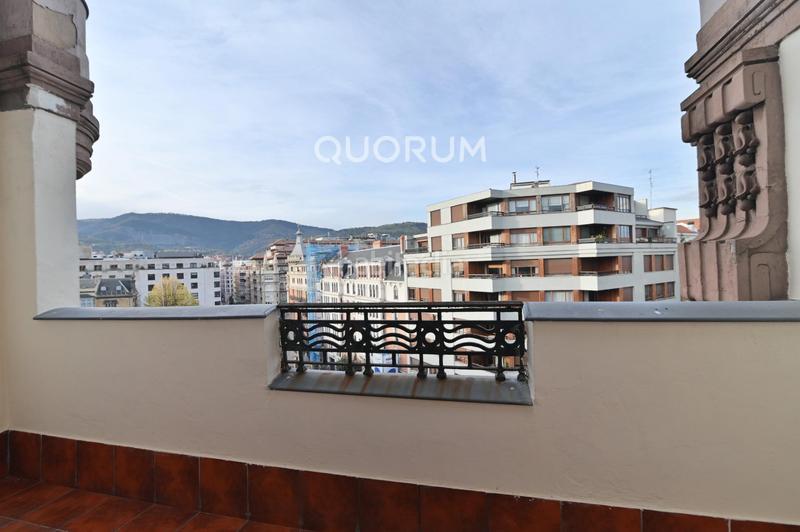Foto e292f288-c096-478e-aa0b-83eb02200f25. Miete etagenwohnung mit heizung in Ensanche - Moyua - Diputación Bilbao