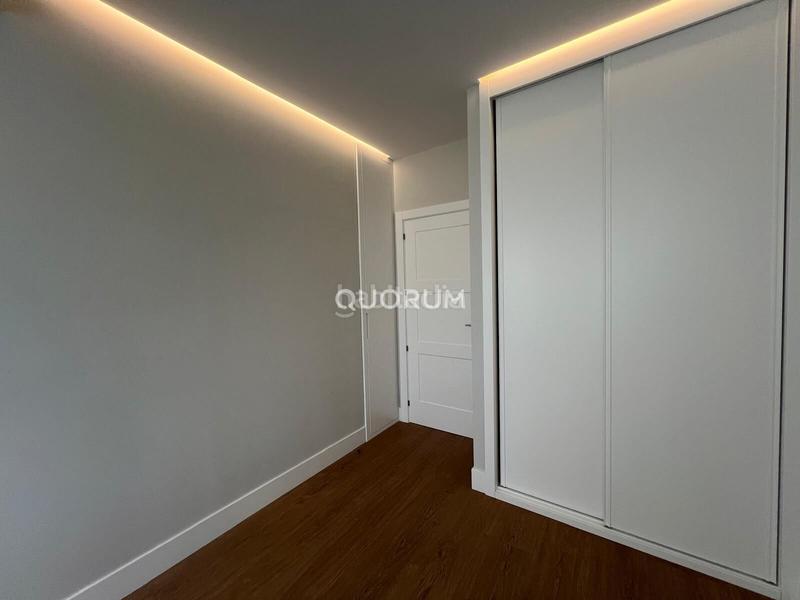 Foto db2e7923-485f-4dc2-a552-096c55b62cc6. Miete etagenwohnung mit heizung in Ensanche - Moyua - Diputación Bilbao