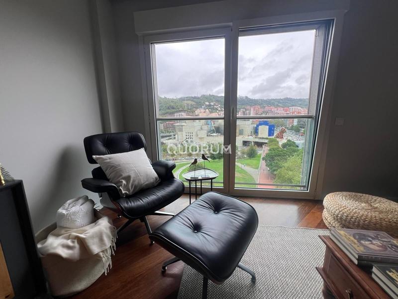 Foto b93babe9-0e19-49e0-8e21-485c629db353. Rent flat with heating in Abandoibarra - Guggenheim Bilbao