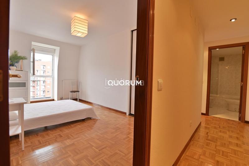 Foto 4851136e-d962-4993-94aa-df57b9243ab7. Alquiler piso en calle de julián zugazagoitia 9 piso 3 habitaciones y 2 baños alquiler temporada en Bilbao