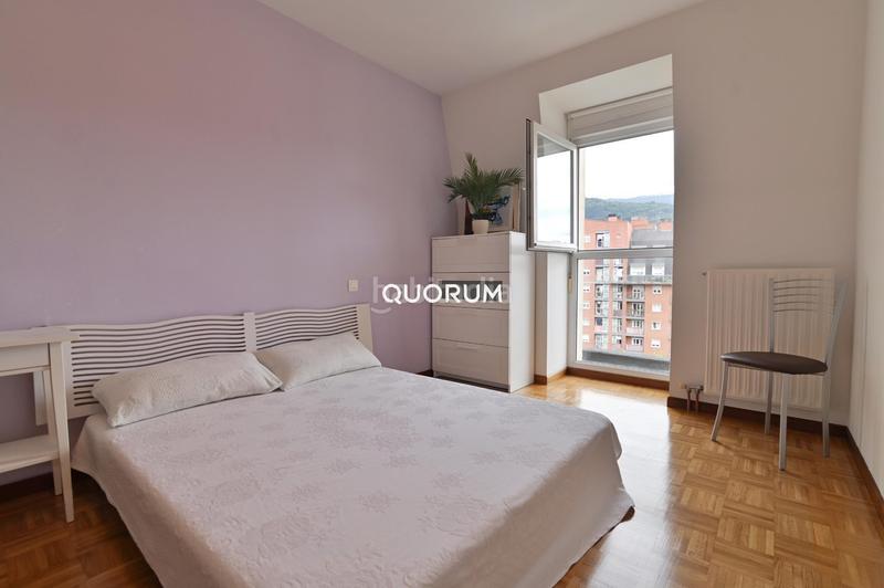 Foto 69fe9a31-1611-4236-a8da-0c78d85d9575. Alquiler piso en calle de julián zugazagoitia 9 piso 3 habitaciones y 2 baños alquiler temporada en Bilbao
