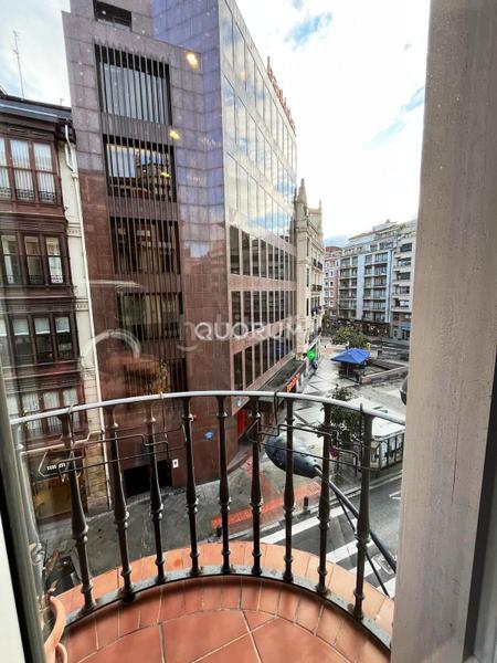 Foto 136954b0-7359-495d-8339-3d105ec5187f. Appartement avec chauffage dans Ensanche - Moyua - Diputación Bilbao