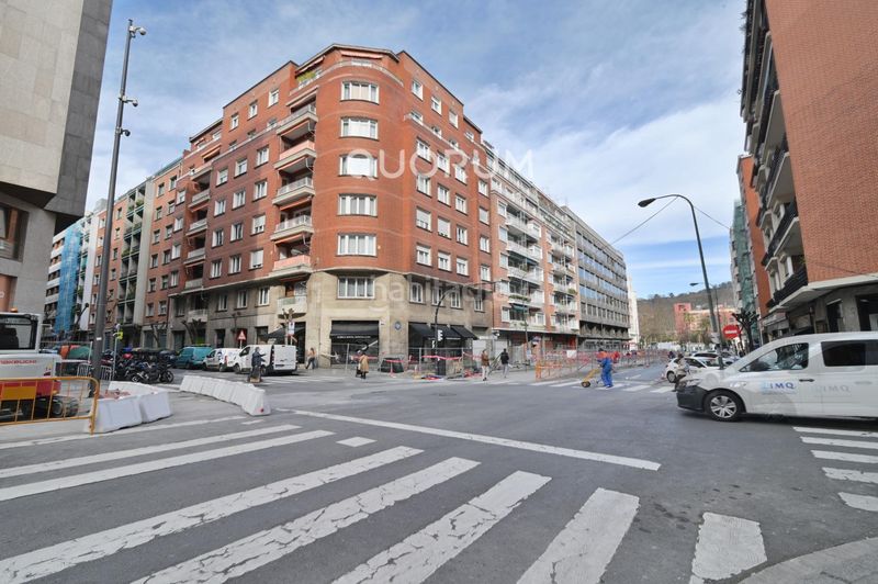 Foto 5cc2272d-5aa5-47bf-b0a4-c6d0292824a6. Pis amb aparcament a Sabino Arana-Jesuitas Bilbao