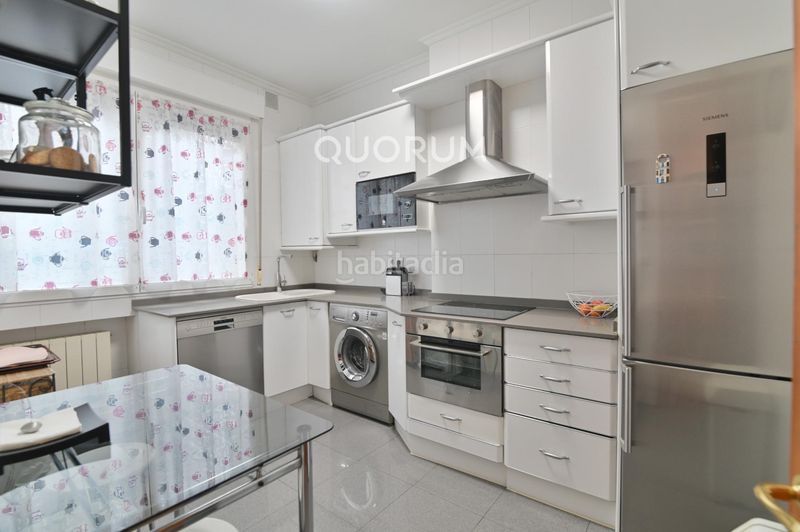 Foto 1220854b-1855-475a-948a-21af45f7560d. Pis amb calefacció a Ensanche - Moyua - Diputación Bilbao