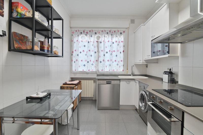 Foto 82e76e6f-191a-470e-bfa2-7fb19f6a4514. Pis amb calefacció a Ensanche - Moyua - Diputación Bilbao