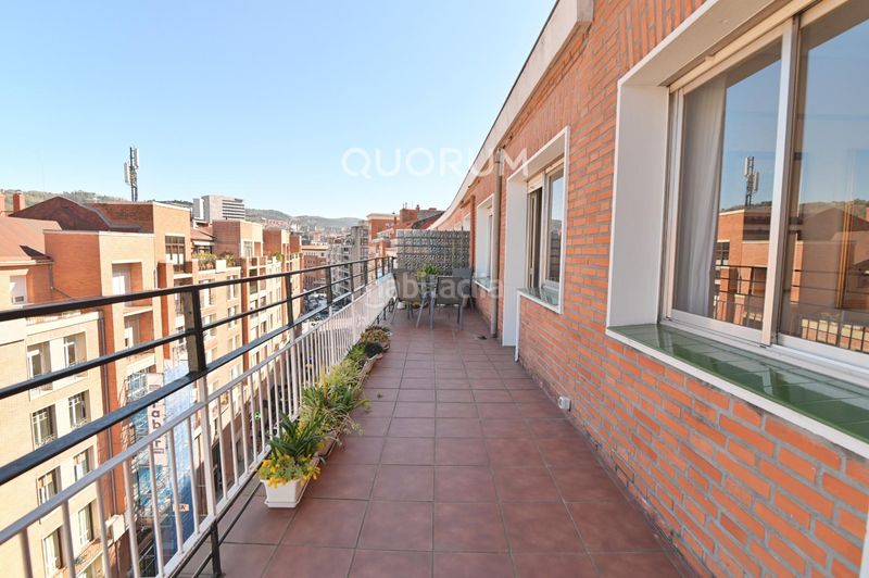 Foto beda62ea-6d00-40ce-bef0-09d05fd1fb81. Àtic amb calefacció aparcament a Alhóndiga Bilbao