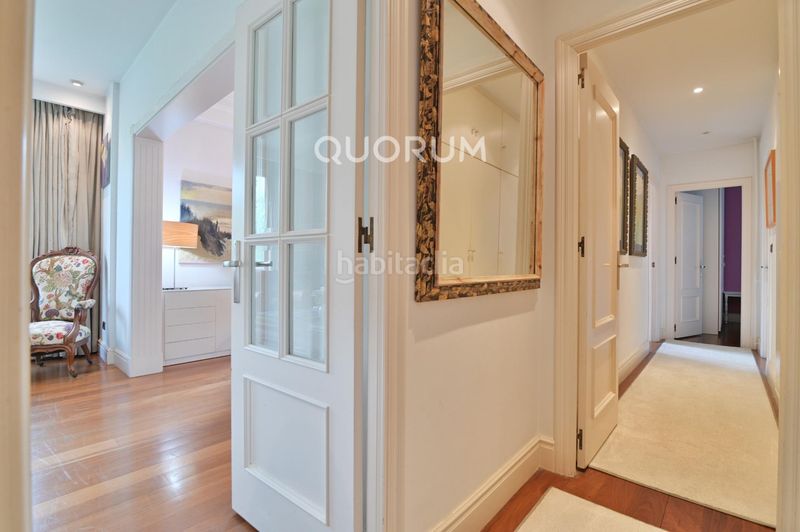 Foto 029c3cb4-ca84-463d-b3f8-f89a09a5aed2. Pis a Abandoibarra - Guggenheim Bilbao