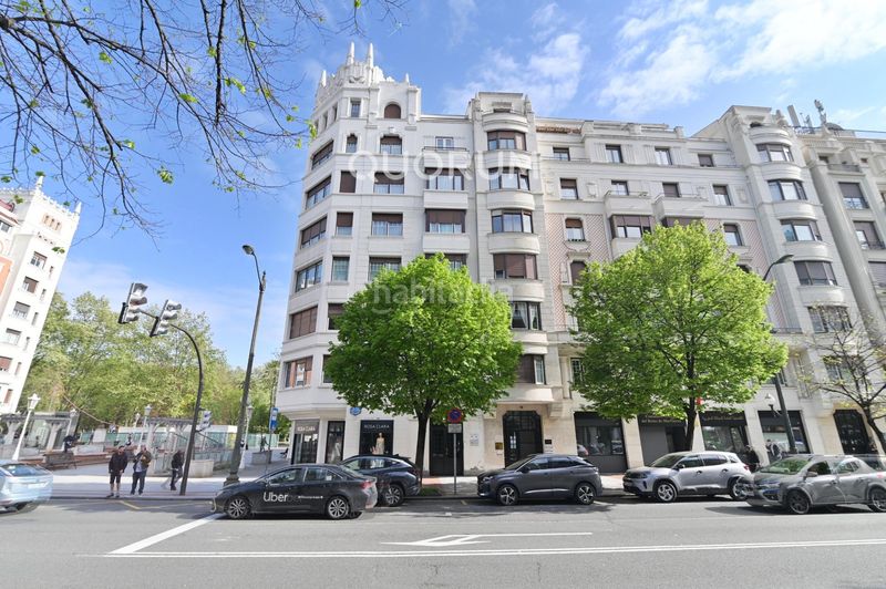 Foto 0b198c4a-6331-443e-8fca-43b78fe4f6ff. Pis a Abandoibarra - Guggenheim Bilbao