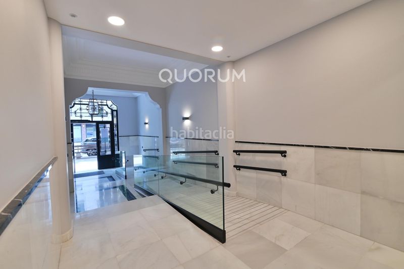 Foto 41e39854-24e1-44aa-875f-3c03577607f7. Pis a Abandoibarra - Guggenheim Bilbao