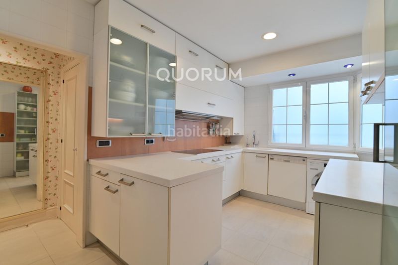 Foto 4a9601d7-3910-482d-bfa8-37c12f956c5a. Pis a Abandoibarra - Guggenheim Bilbao