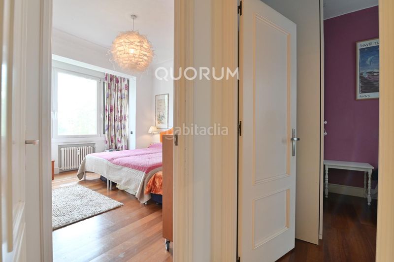 Foto 8ad84b07-7c81-4296-a0cf-2c2e93e98c66. Pis a Abandoibarra - Guggenheim Bilbao