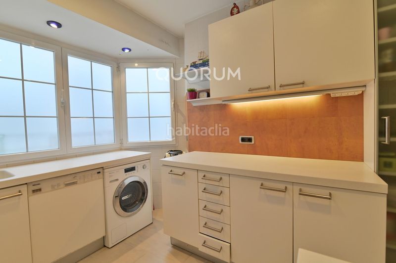 Foto 8d7fa60c-7ea3-48aa-8987-fcefeaedec6a. Pis a Abandoibarra - Guggenheim Bilbao