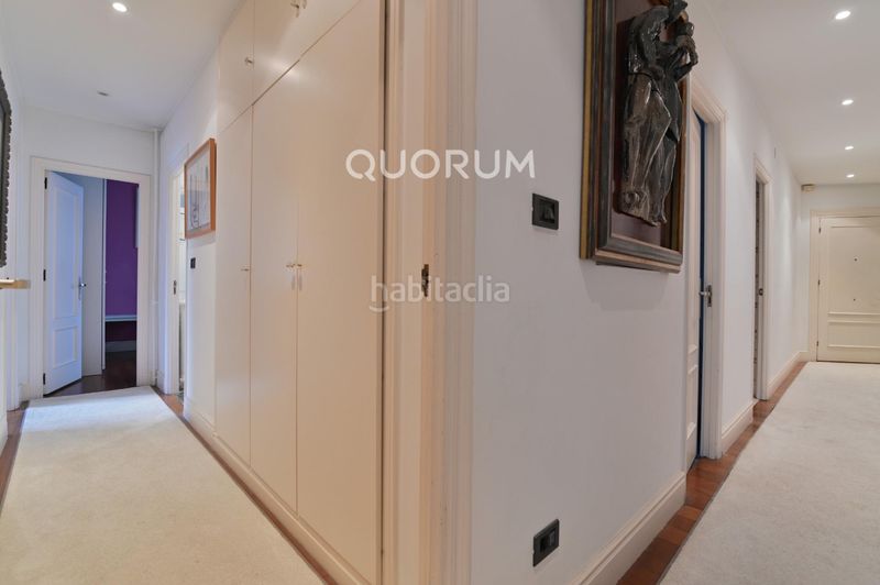 Foto 8eaa65b0-fd77-4860-8ef2-039afbf7c9e3. Pis a Abandoibarra - Guggenheim Bilbao