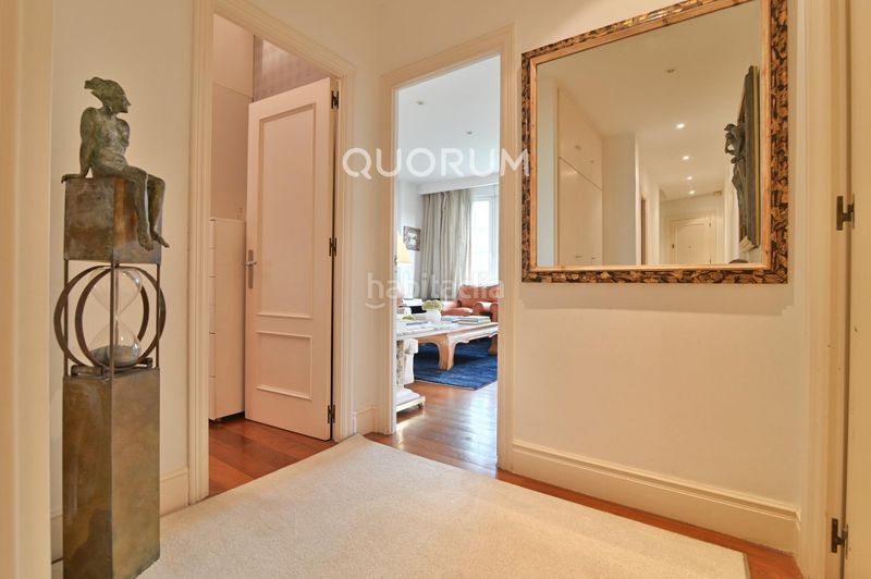 Foto e3778e68-ac93-415b-b360-44fc4493c886. Pis a Abandoibarra - Guggenheim Bilbao