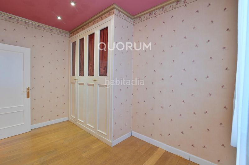 Foto f99f8ccc-effd-4bf9-a023-b9aafa746a74. Pis a Zabalburu Bilbao