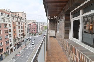 Appartement  Calle autonomía. Amplia vivienda con terraza en autonomia con grandes posibilidad