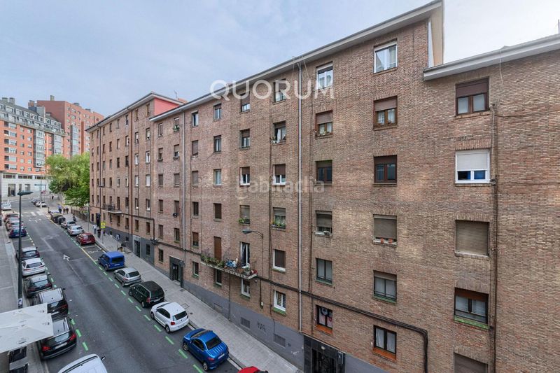 Foto ea4257da-ab04-4a44-b8f8-304a92e398e7. Pis amb calefacció aparcament a Miribilla Bilbao