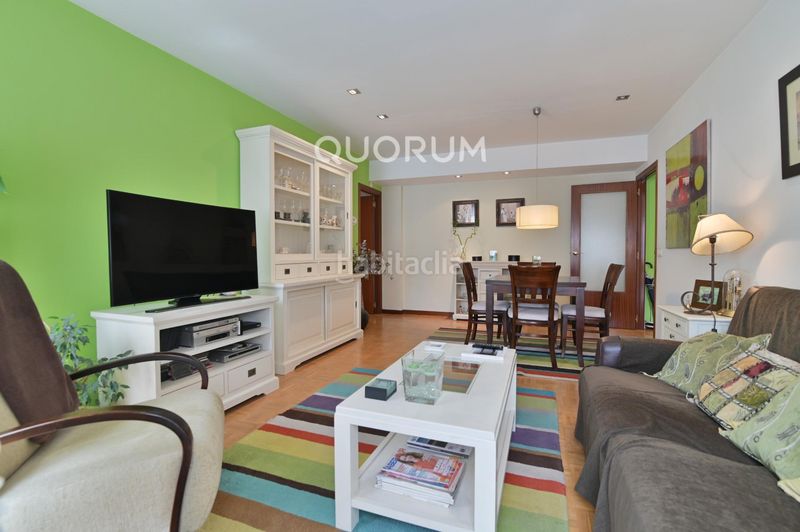 Foto 3569febb-bf2b-4254-950f-adf3e899f90c. Pis amb aparcament a Miribilla Bilbao