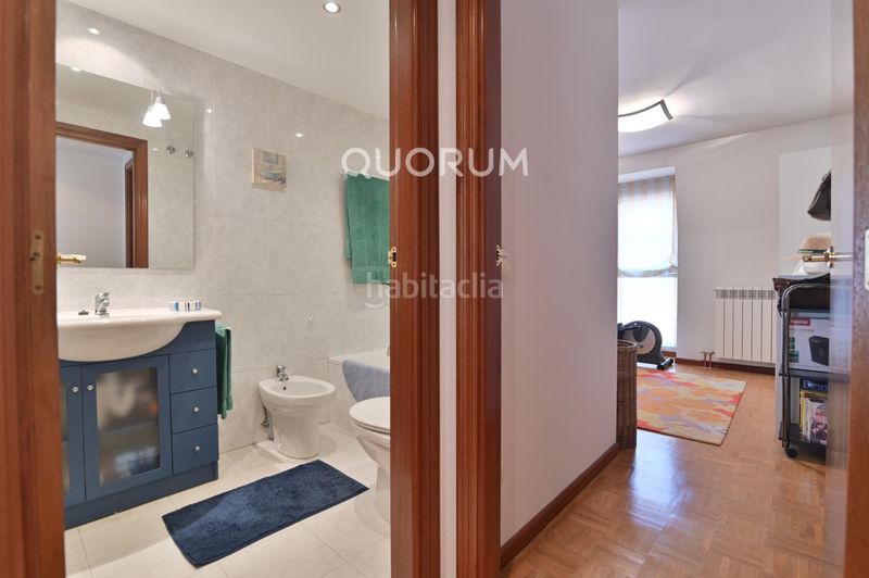 Foto 69dabbb2-3bd0-4be4-93c8-e43985d9a2de. Pis amb aparcament a Miribilla Bilbao