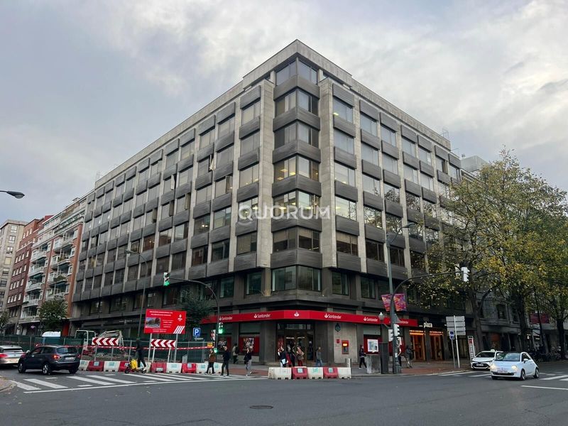 Foto 16b7f3a2-c9ad-417a-b4b3-814d8e5a73c6. Miete büro in Sabino Arana-Jesuitas Bilbao