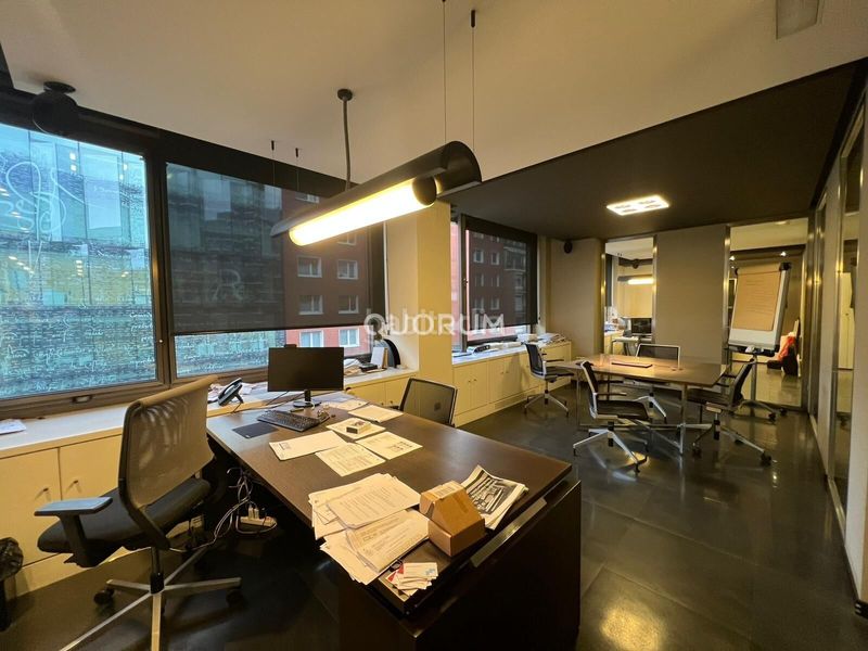 Foto 98359b98-5433-444c-bdd1-f916524418fd. Miete büro in Sabino Arana-Jesuitas Bilbao