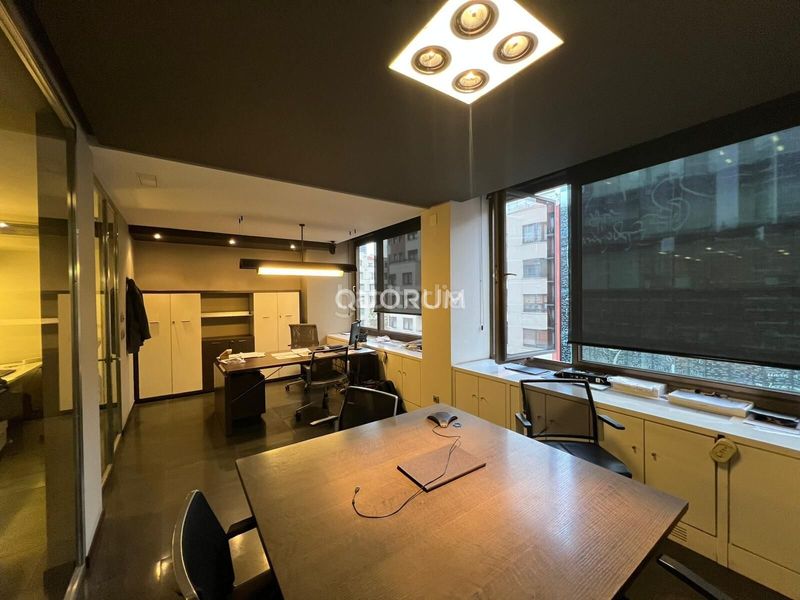 Foto cdd5f682-8426-48b1-aaee-a050b4ffeebe. Miete büro in Sabino Arana-Jesuitas Bilbao