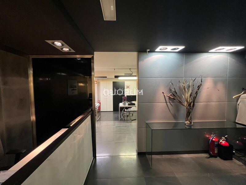 Foto e246c490-25b7-40f9-938f-ea5bf1e67b1e. Miete büro in Sabino Arana-Jesuitas Bilbao
