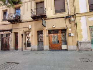 Rent Business premise  Avenida avenida montevideo. Bar restaurante en alquiler frente al hospital de basurto