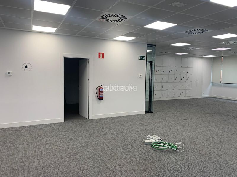 Foto c6b02fc0-a6ee-4cb4-97cf-3a7ca8a9b5d0. Lloguer oficina amb calefacció a Miribilla Bilbao