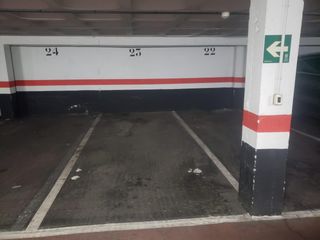 Lloguer Aparcament cotxe  Calle alameda san mames. Se alquila parcela de garaje en zona zabalburu