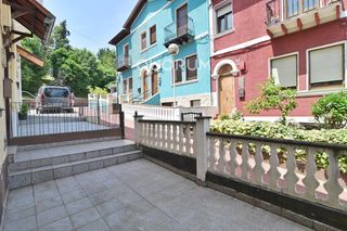 Maison jumelée à Basurtu. Casa adosada de 4 plantas en basurto