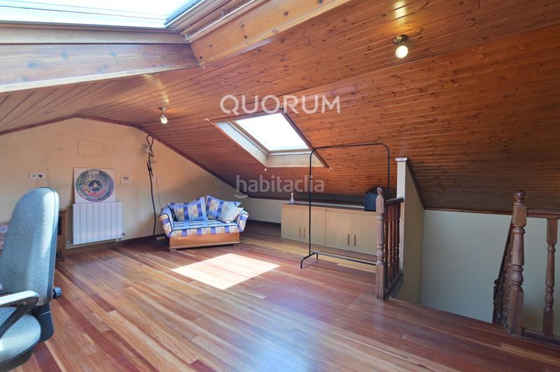 Foto 3d9cdc31-9155-40e4-ab44-ca93ee73f8a1. Casa adossada amb calefacció a Basurtu Bilbao