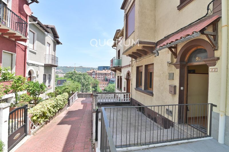 Foto 5a9517ae-f14f-49da-8b49-742703b73168. Casa adossada amb calefacció a Basurtu Bilbao
