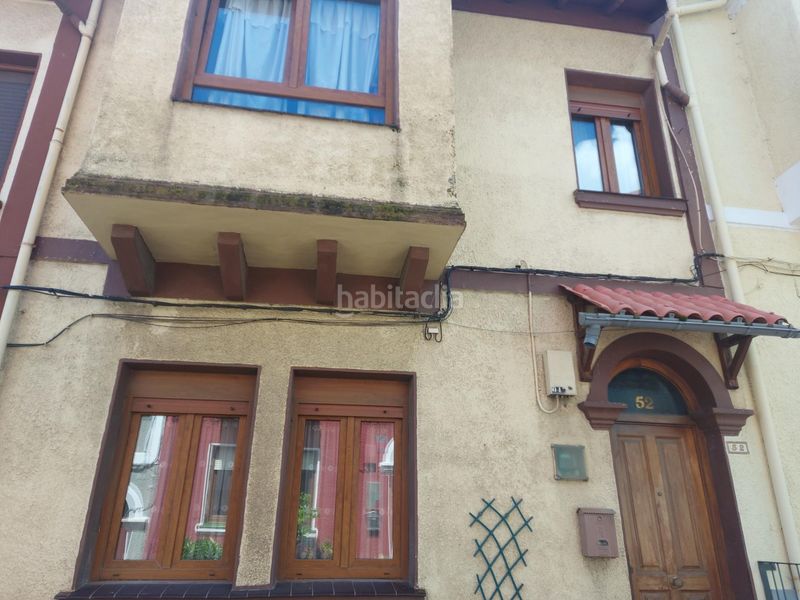 Foto c96d1986-41c0-44bb-b075-46936657e57c. Casa adossada amb calefacció a Basurtu Bilbao