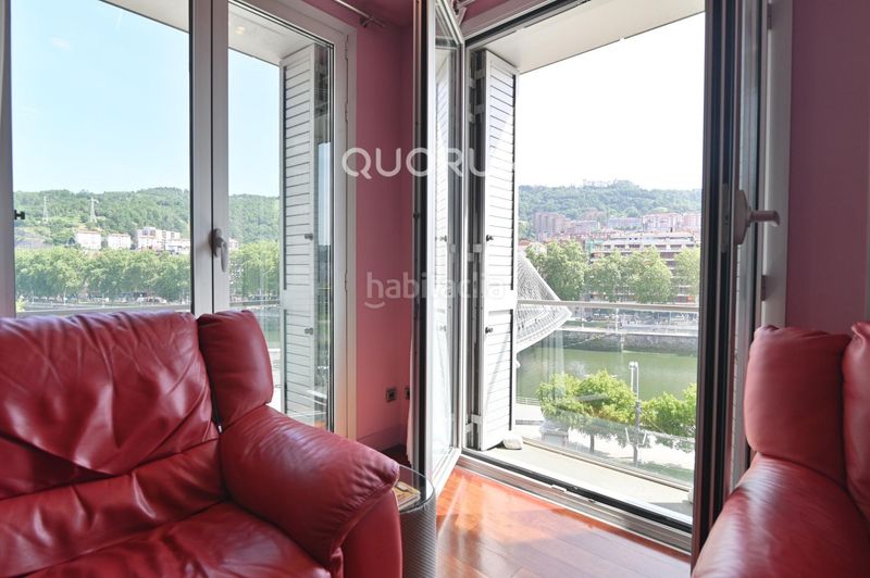Foto e5760783-f87f-4117-8a92-733db7c2639a. Pis amb calefacció aparcament a Albia Bilbao