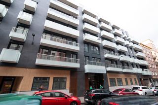 Alquiler Piso  Calle jose maria escuza 4. Vivienda 2 habitaciones y 2 baños con garaje