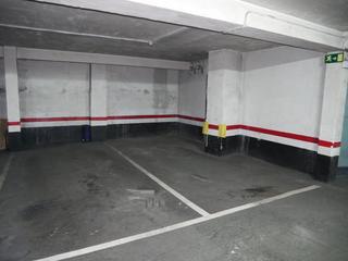 Aparcament cotxe a Centro-Ariz-Uribarri. Parcela de garaje con trastero en zona centroambulatorio