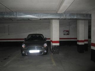 Parking voiture à Centro-Ariz-Uribarri. Parcela de garaje amplia en zona uribarri