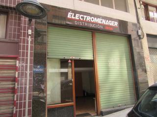 Local commercial à Kalero-Basozelai. Local comercial de dos plantas en zona burros