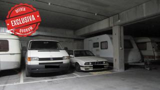 Parking voiture à Urbi. Dos parcelas de garaje amplias y trastero en zona artunduaga