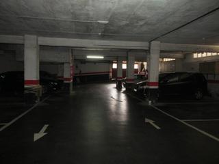 Aparcament cotxe a Kalero-Basozelai. Parcela de garaje amplia en zona basozelai