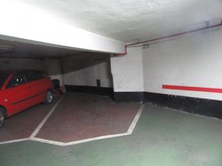 Location Parking voiture à Centro-Ariz-Uribarri. Parcela en alquiler en el centro