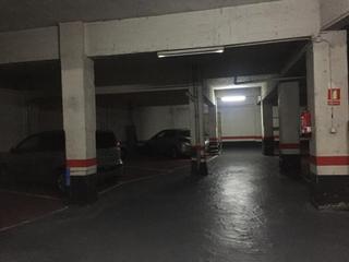 Aparcament cotxe a Centro-Ariz-Uribarri. Parcela garaje amplia en zona ariz