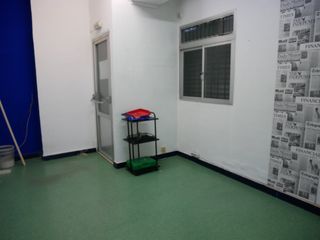 Miete Geschäftsraum in Kalero-Basozelai. Local amplio recien rehabilitado en zona ayuntamiento
