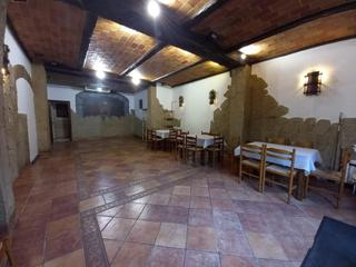 Geschäftsraum in Urbi. Se vende o alquila local reformado con dos baños ideal para txok