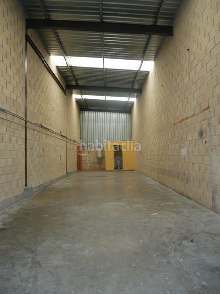 Foto 2098de5b-2bf5-443d-8a14-1e056e7de0ba. Bâtiment à usage industriel dans San Miguel Basauri